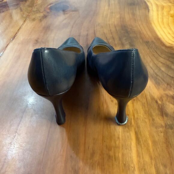 Vintage Chanel Women's Pump Heel Shoes 39.5 US 9 France Leather Slip on - Picture 6 of 13